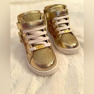 MICHAEL KORS # Gold Sneakers size 7 (Toddler). NEW!